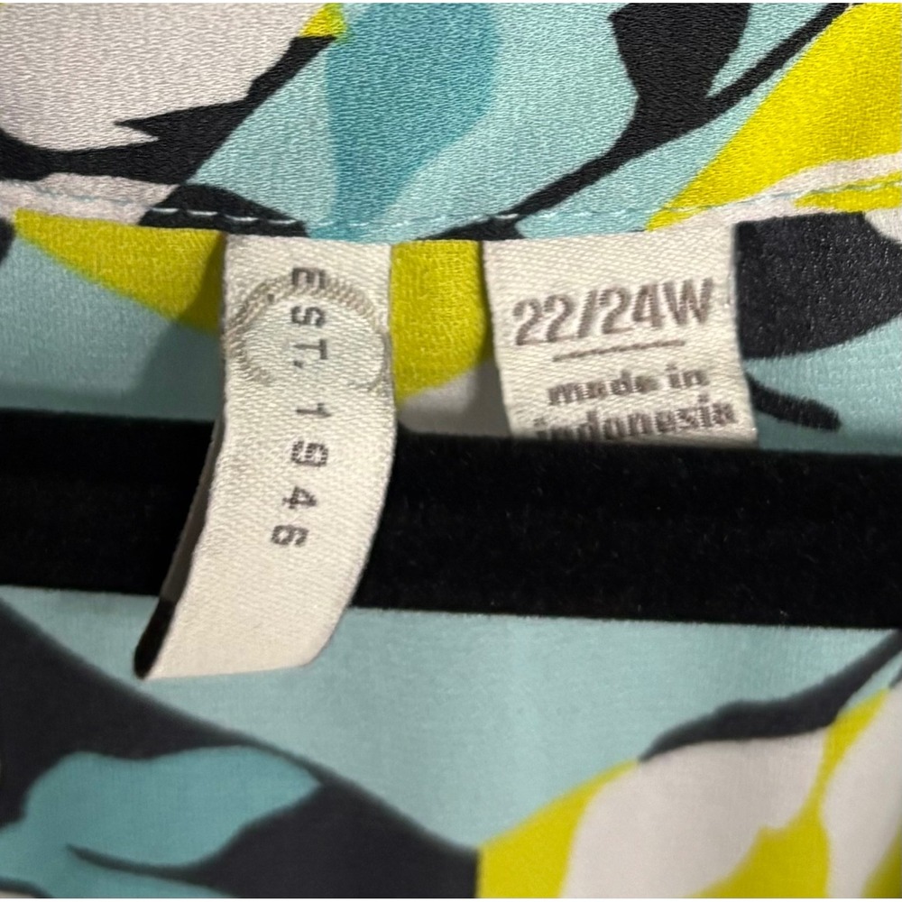 Cato Floral Chevron Print Split Neck Blouse Teal Lime 22/24W - Picture 2 of 6
